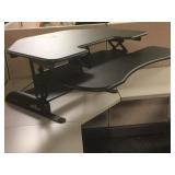 Varidesk. Cube corner up to 48 in.