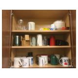 Assorted kitchen items incl. mugs and more