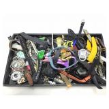 Lot of broken watches. For parts. For crafts.