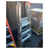 3 foot metal stepladder