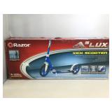 NIB. Deluxe size Kick Scooter Razor. Supports Up