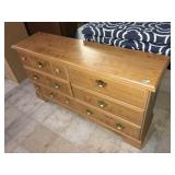 Dresser w/6 drawers, approx 5 ft long