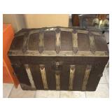 Vintage trunk w/leather handles, approx 3 ft long