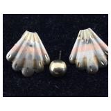 14K Gold earrings with scallop seashell design