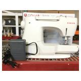 Singer Sewing Machine with pedal and box