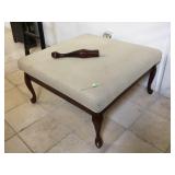 Wood ottoman, one legs needs to be repaired,