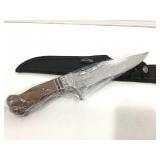 New Rocky Mountain USA Hunting Knife. Wood Handle