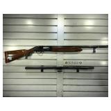 Beretta A302 Shotgun 12 gauge E84983E w/ extras