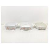 3 piece corningware set with one lid.