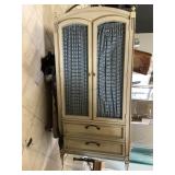 Vintage Basic Witz armoire, missing one leg
