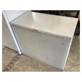 General Electric Chest Freezer, Model:FCM 9SMB WH