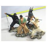 Assorted ninja and samurai figures. Some damages.