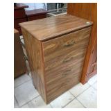 Dresser w/4 drawers, approx 2 ft long