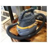 Stinger wet-dry vacuum