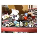 Magnavox portable radio and assorted decor