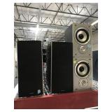 2 Pr Polk Audio Speakers