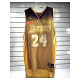 Los Angeles lakers jersey size medium