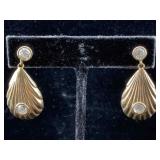 14K Gold earrings 4.4g