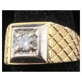 14K Gold ring .15ct Diamond 4.3g sz 5