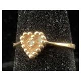 14K Gold ring with diamond 2 g sz 7