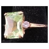 14K Gold Ring Peridot  4g sz 9