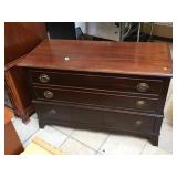 Lane Altavista cedar chest, approx 44x19x28
