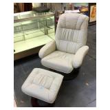 Benchmaster reclaimer & ottoman set