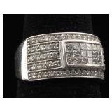 14K White Gold Ring with Diamonds - 5.4g size 7