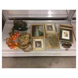Vintage and vintage style decorative items. Vintage and vintage style decorative items.