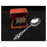 Vintage Recuerdo brooch and decorated spoon Vintage Recuerdo brooch and decorated spoon