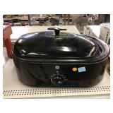 GE cooker pot. With lid. GE cooker pot. With lid.