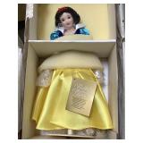 Snow White porcelain Franklin Heirloom character