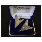 Pair of Sterling tis for shirt collars