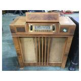 Vintage cabinet style shortwave radio