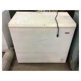 Idylis Chest Freezer - Clean Interior - 7.1 CuFt