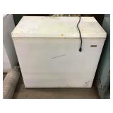 Idylis Chest Freezer - Clean Interior - 7.1 CuFt