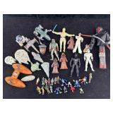 Assorted Star Wars and miniatures. toys. Assorted Star Wars and miniatures. toys.