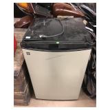 GE Mini Fridge - Clean - approx. 2.5ft tall GE Mini Fridge - Clean - approx. 2.5ft tall