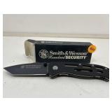 NIB smith and wesson knife. Homeland security