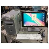 Apple PowerPC G4 computer with monitor and