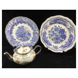 2 Spode Blue Room collection plates, with a