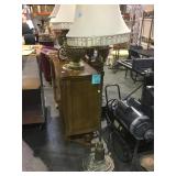 Floor lamp w/ metal base