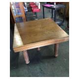 Sq oak antique dining table , 5 twist legs, pop