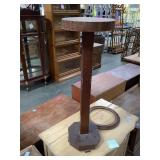 Oak pedestal plant stand