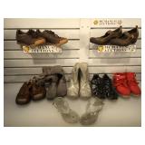 Lot of assorted shoes, mostly woman 5-6