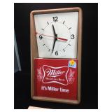 Miller Beer lightup batter op clock , 8 inch Wide
