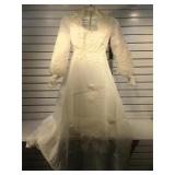 Weeding drees size 8