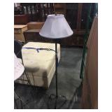 Metal based floor lamp