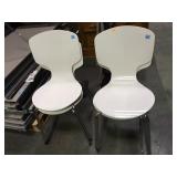 Set of 4 white modern chairs - wood and metal