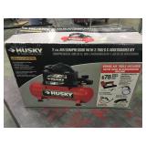 Husky 2 gallon air compressor new in box - looks